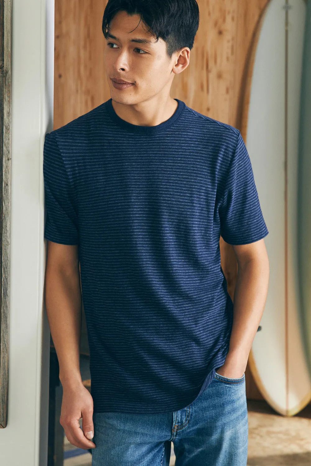 Faherty Short-Sleeve Vintage Chambray Tee in Navy Cove Stripe