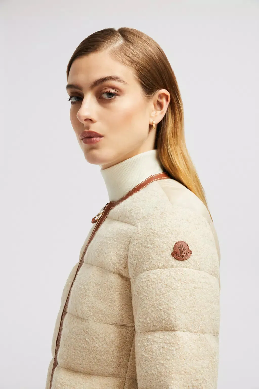 MONCLER SERINDE SHORT DOWN JACKET BEIGE