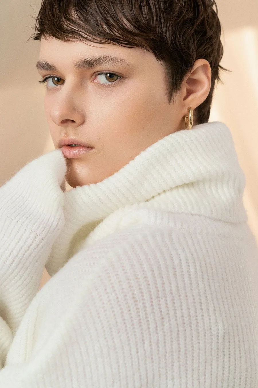 OVERSIZED TURTLENECK PULLOVER OFF WHITE